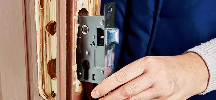 Garage Door Lock Replacement Maumelle
